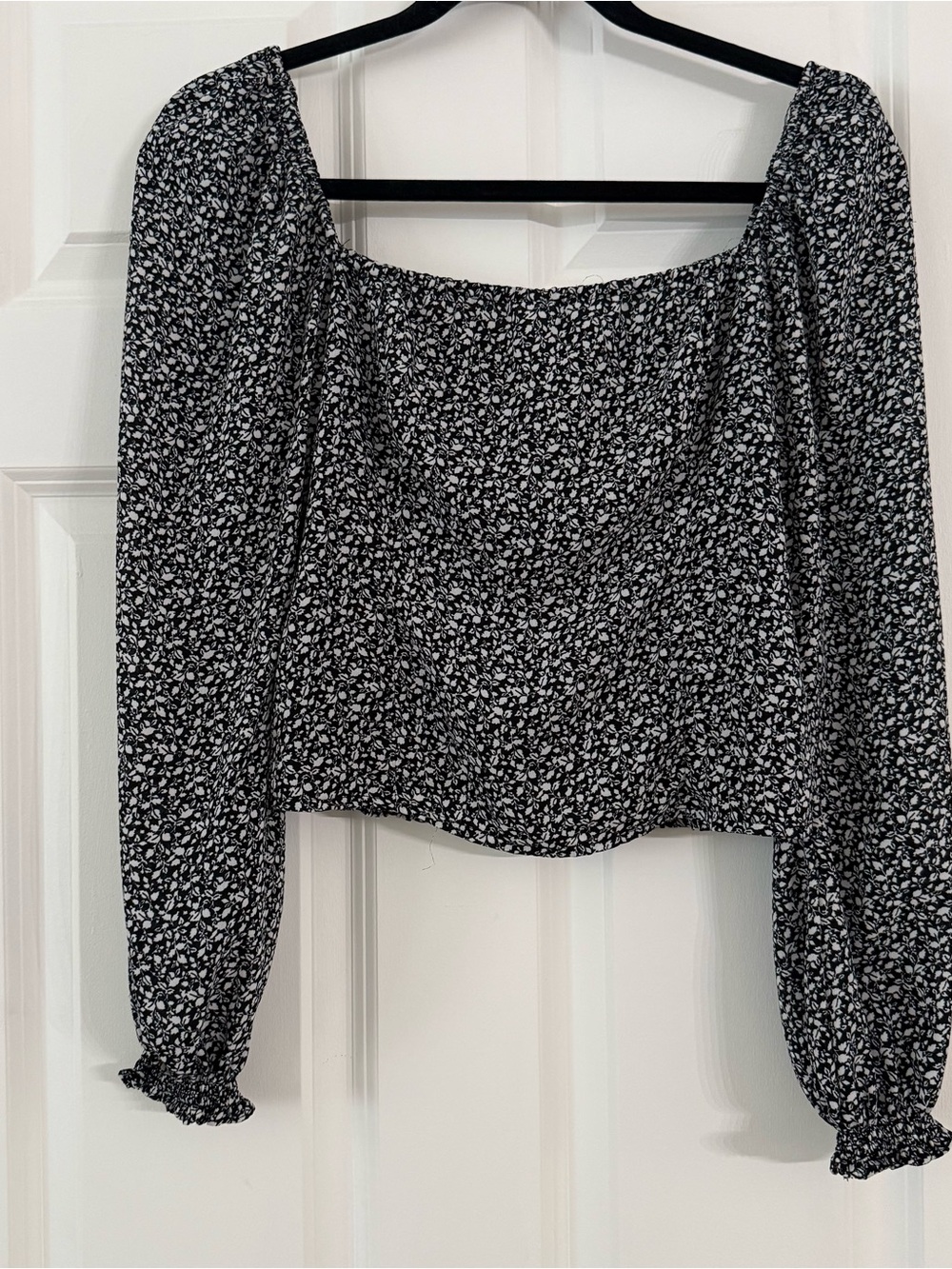 Abercrombie & Fitch Black Floral Square-Neck Puff Sleeve Crop Top